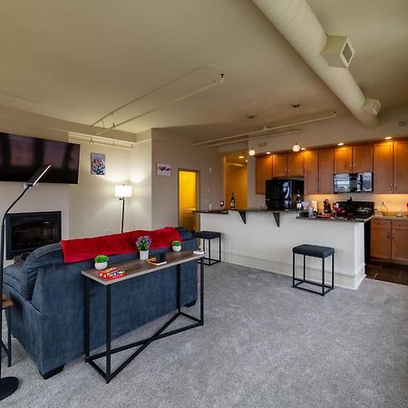 King Bed W/ Panoramic Views Of Dt! Apartment Rochester Bagian luar foto