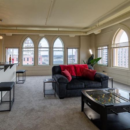 King Bed W/ Panoramic Views Of Dt! Apartment Rochester Bagian luar foto